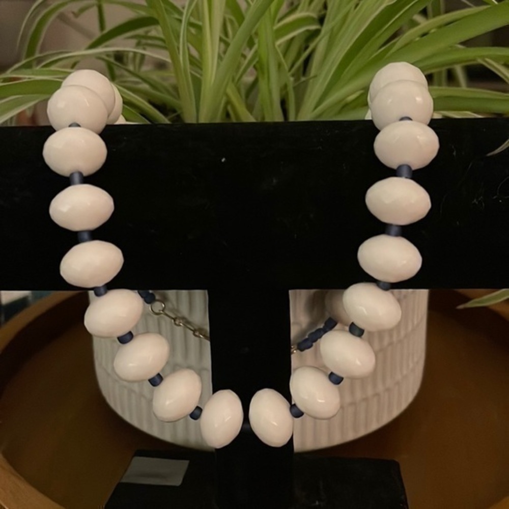 Anthropologie Sweet Escape Necklace. NWT